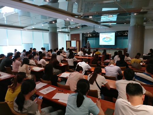 育成中心举办创业扶持政策政策宣讲会